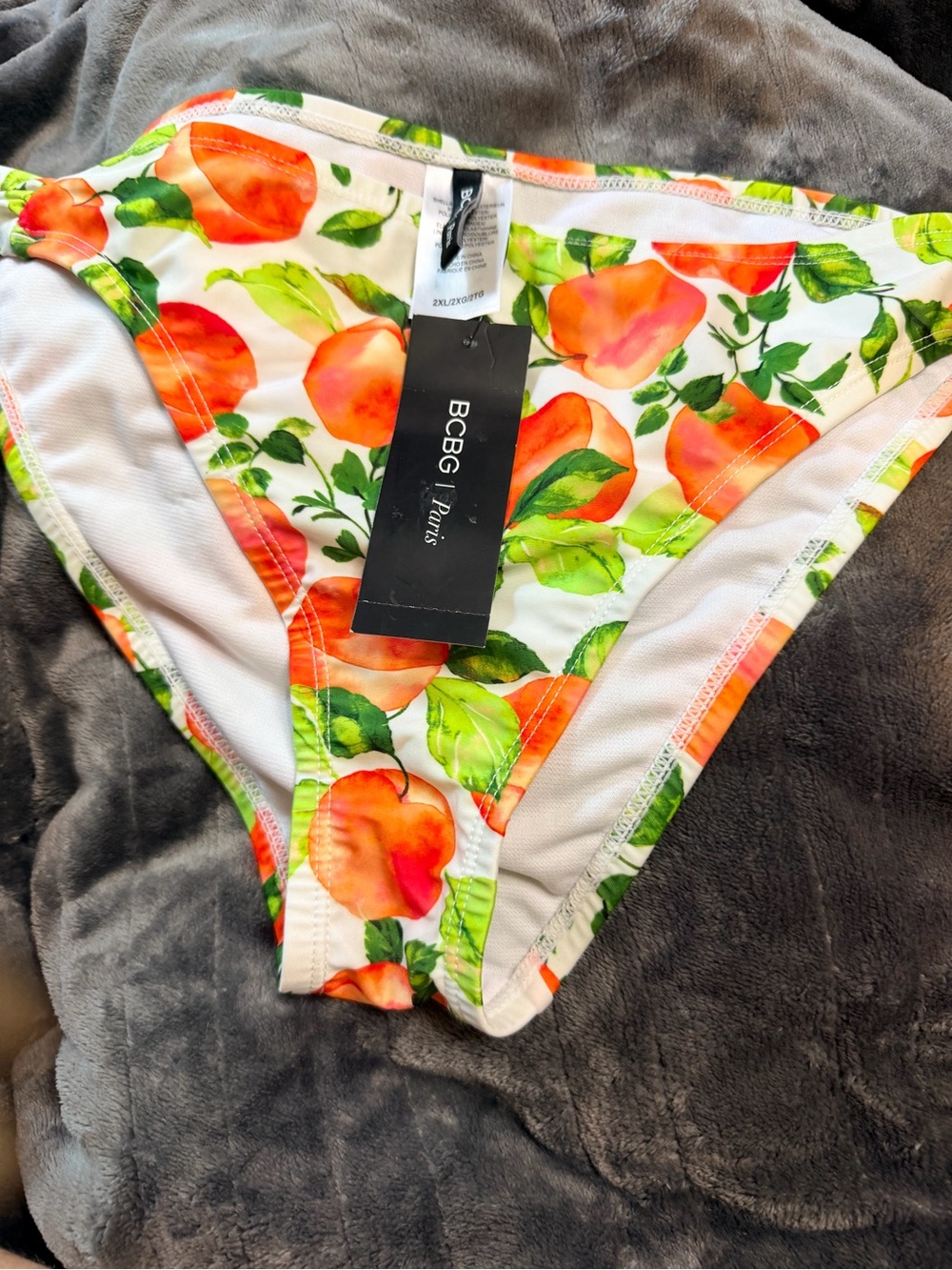 BCBG Paris White Bikini Bottoms with Peach Fruit Print and Leaves -NWT 2X - Picture 3 of 6